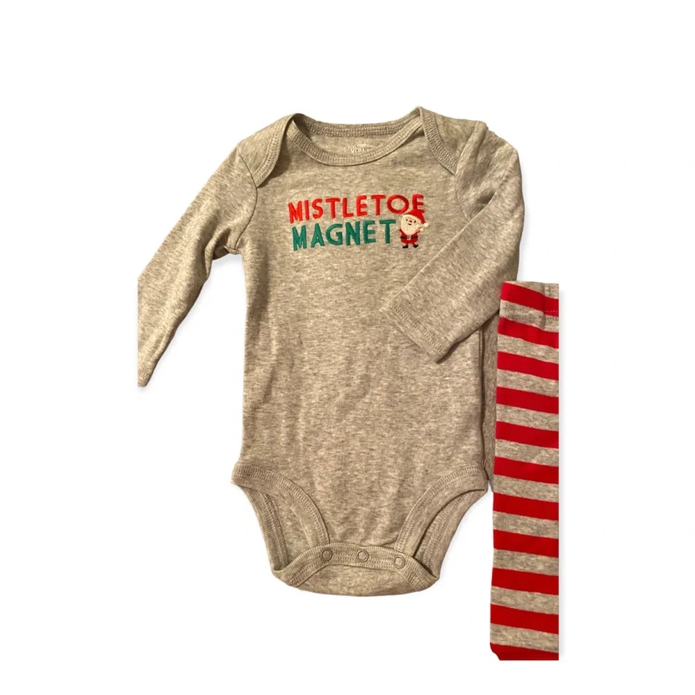 New Carter’s Christmas Outfit Mistletoe Magnet 3 months